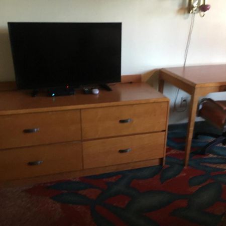 Executive Inn 敖德萨 外观 照片