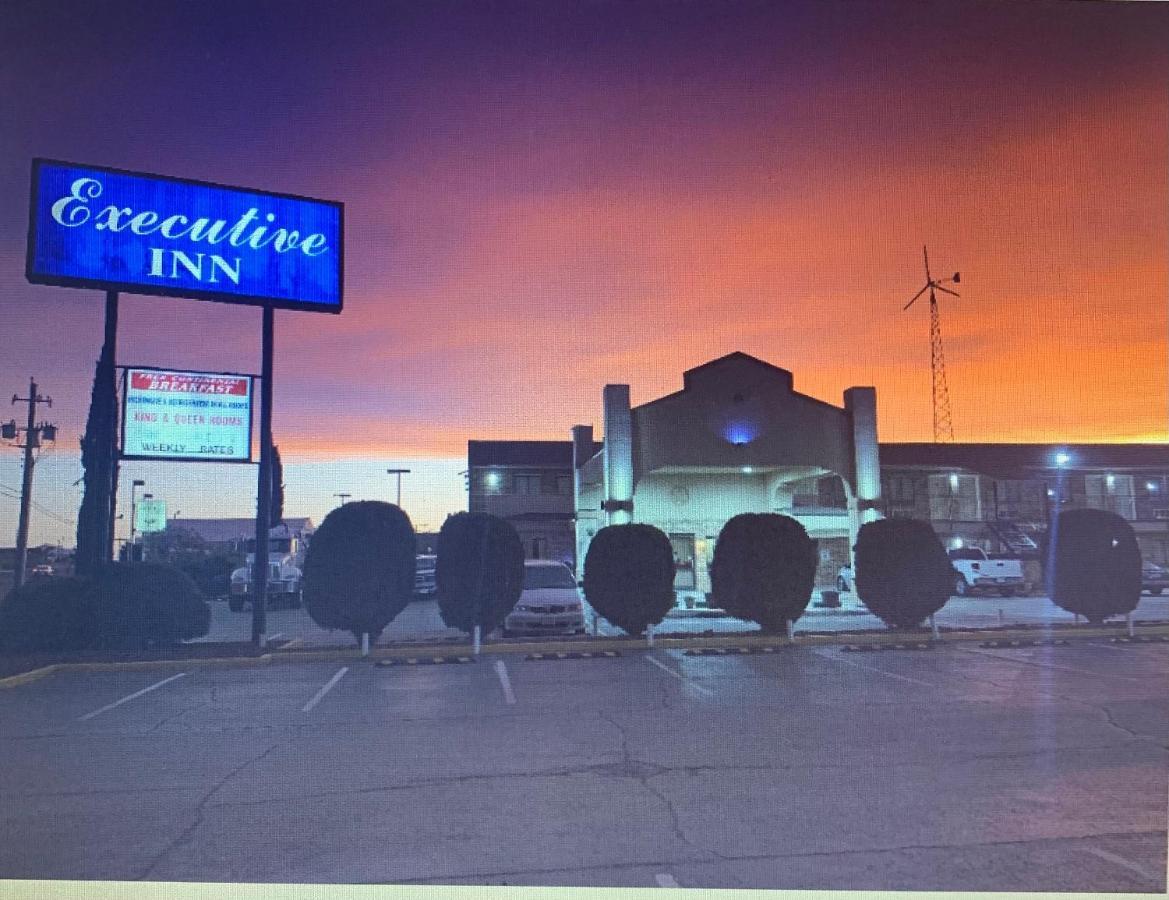 Executive Inn 敖德萨 外观 照片