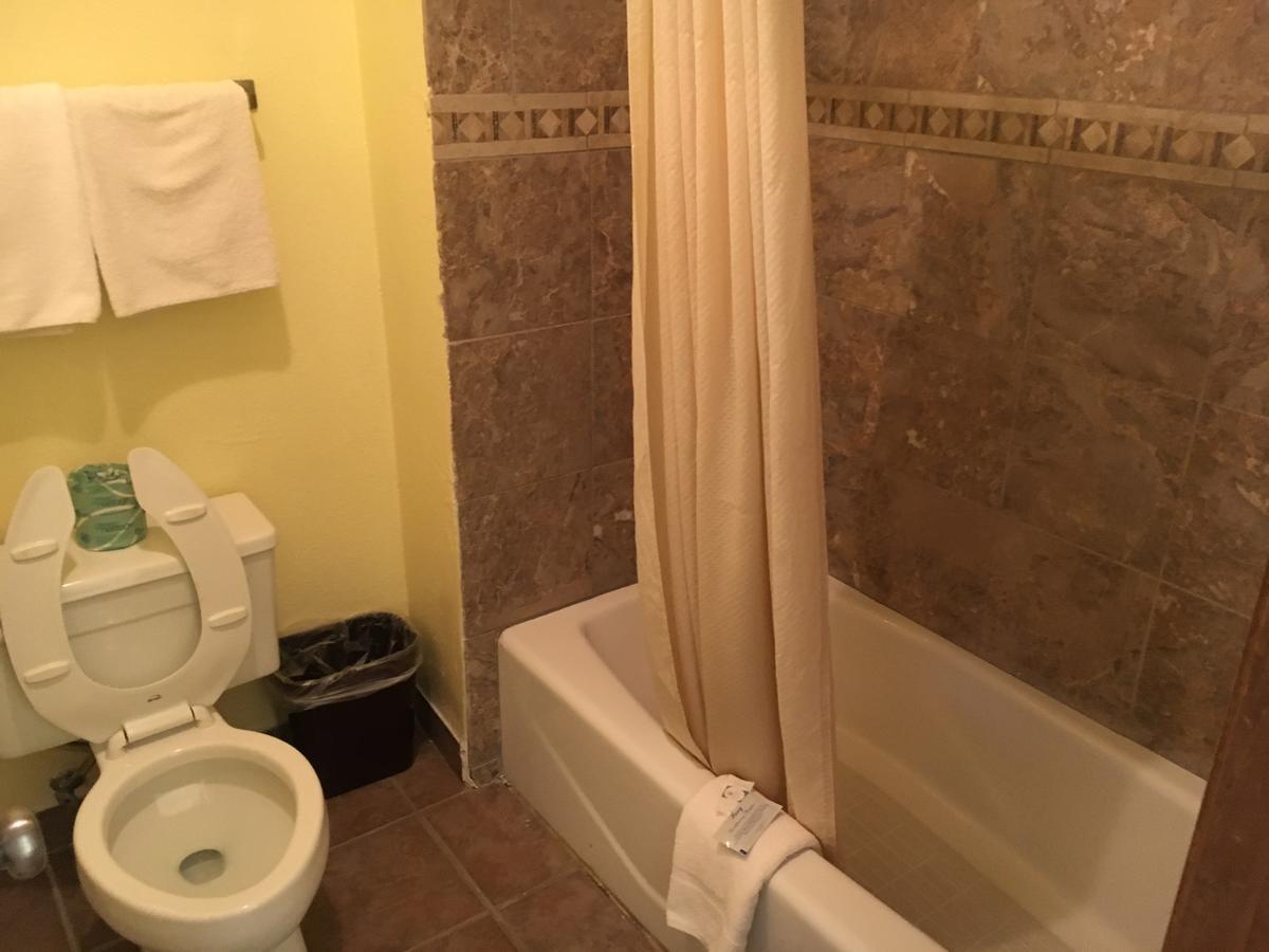 Executive Inn 敖德萨 外观 照片