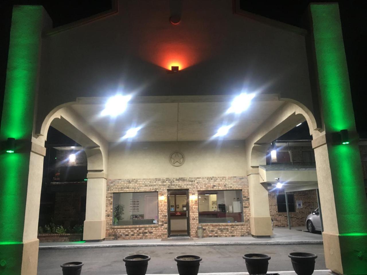 Executive Inn 敖德萨 外观 照片