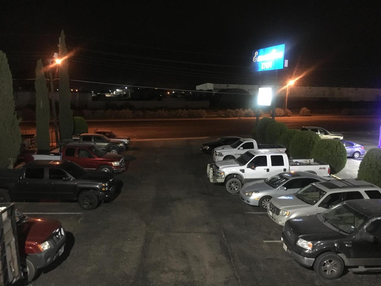 Executive Inn 敖德萨 外观 照片